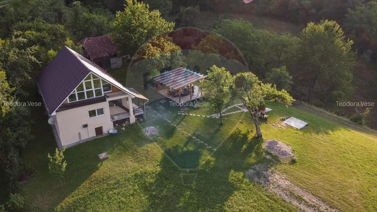 Casa de vanzare zona Bratca, 5 camere, 12 375 teren - 2