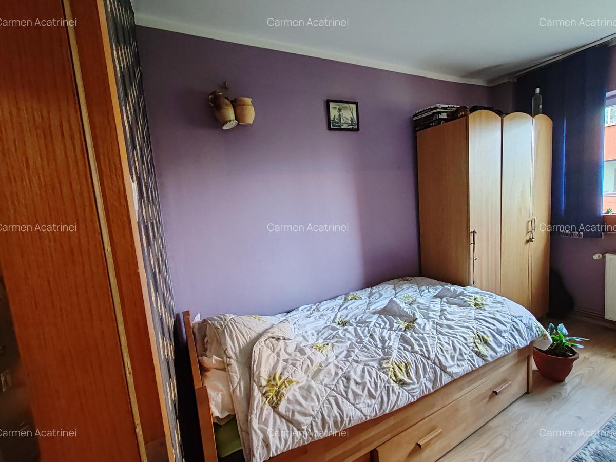 Apartament cu 3 camere decomandat în Răcădău - 6