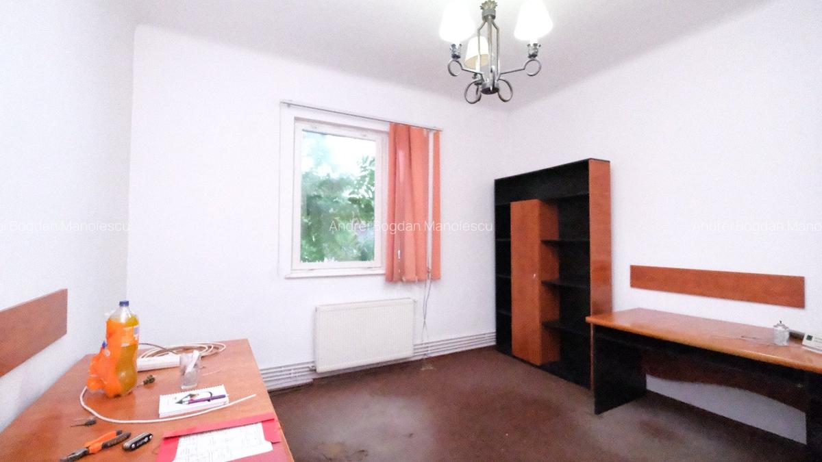 Vanzare apartament 4 camere la  etajul 1 in vila Cotroceni cu garaj si anexe - 4