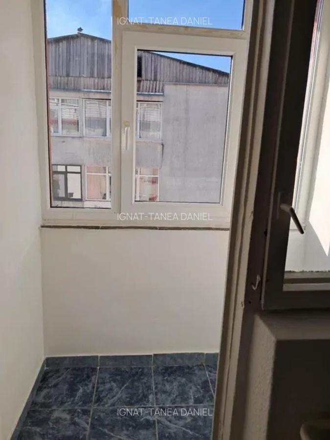 Garsonieră decomandată în Nicolina - 2