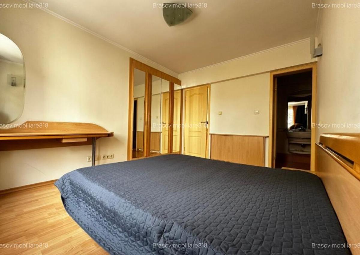 Spre vanzare 3 camere in zona Florilor - 5