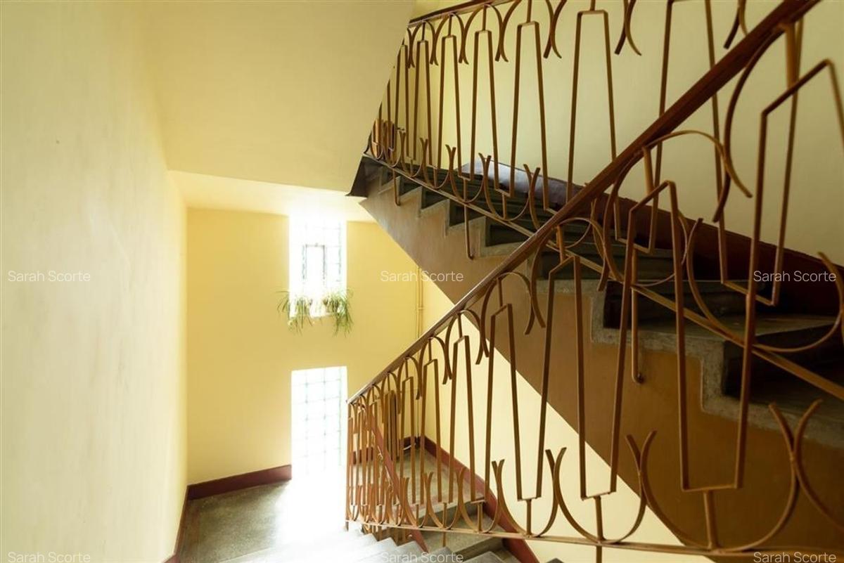 Apartament cu 3 camere decomandat în Central - 18
