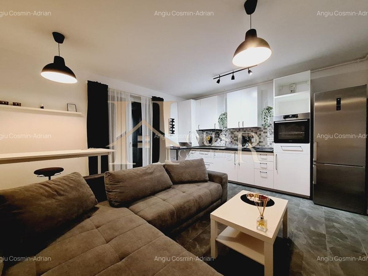 Aproape de magazine. Cochet. Luminos. - 1