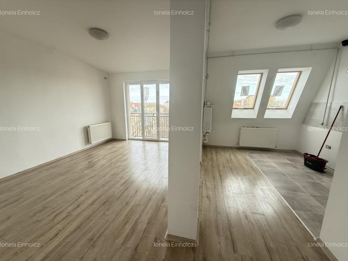 Apartament luminos, 3 camere, decomandat, 75 mp - Aradului - 1