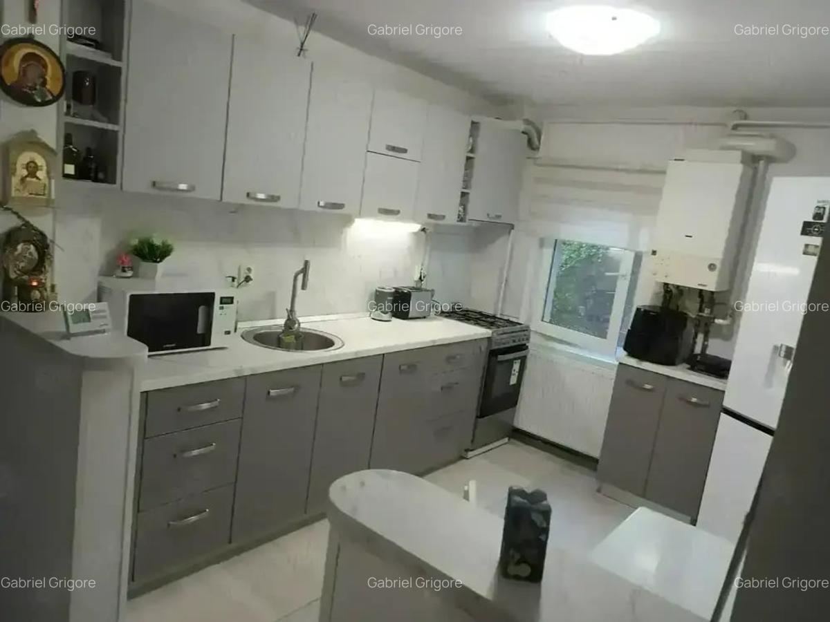 Apartament 3 camere in bloc vila zona Noua - 8