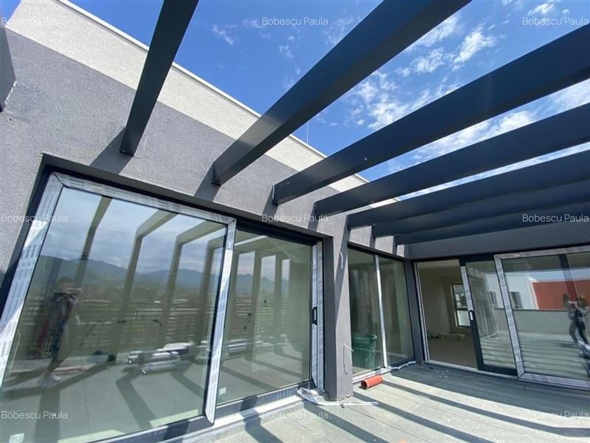 Apartament cu 3 camere decomandat în Tractorul - 5
