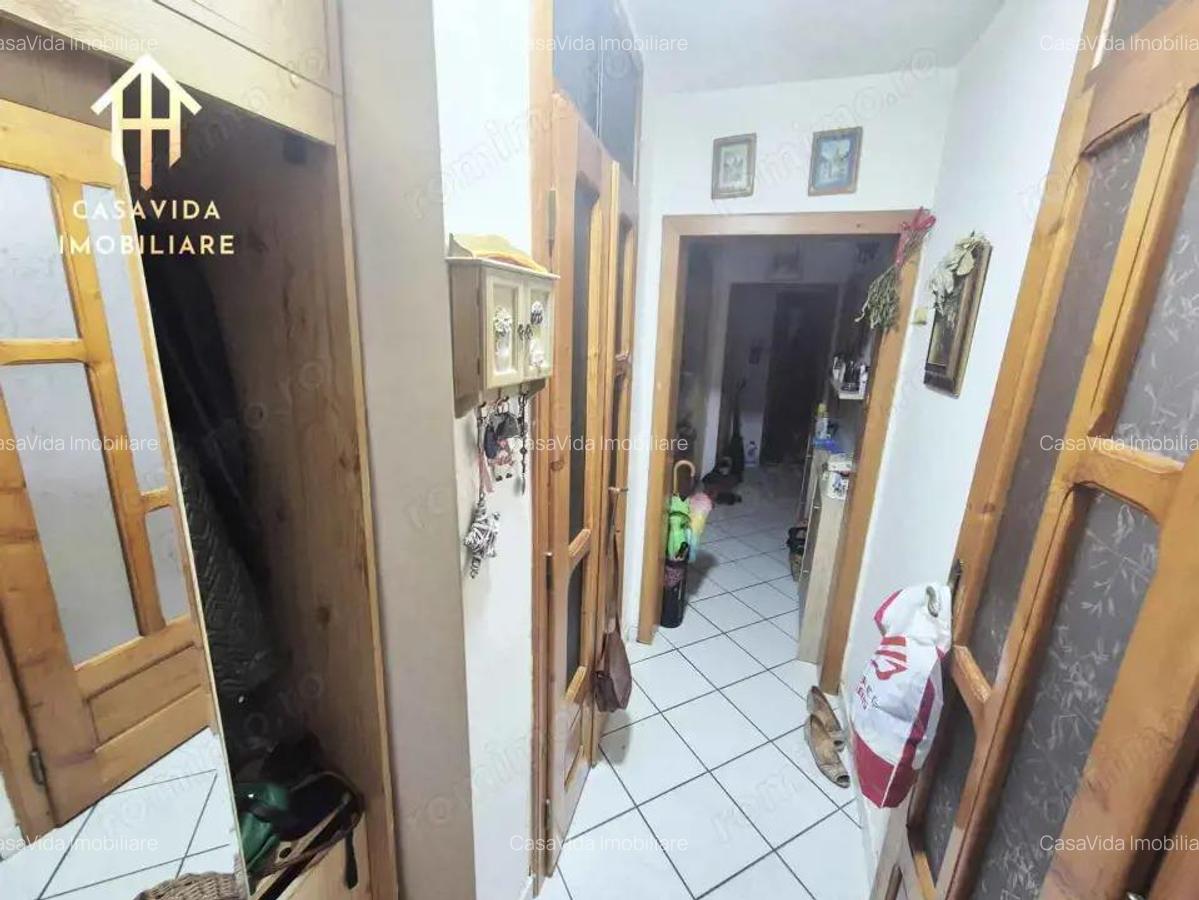 Apartament cu 3 camere de vanzare in Lugoj, etaj 1 - 5