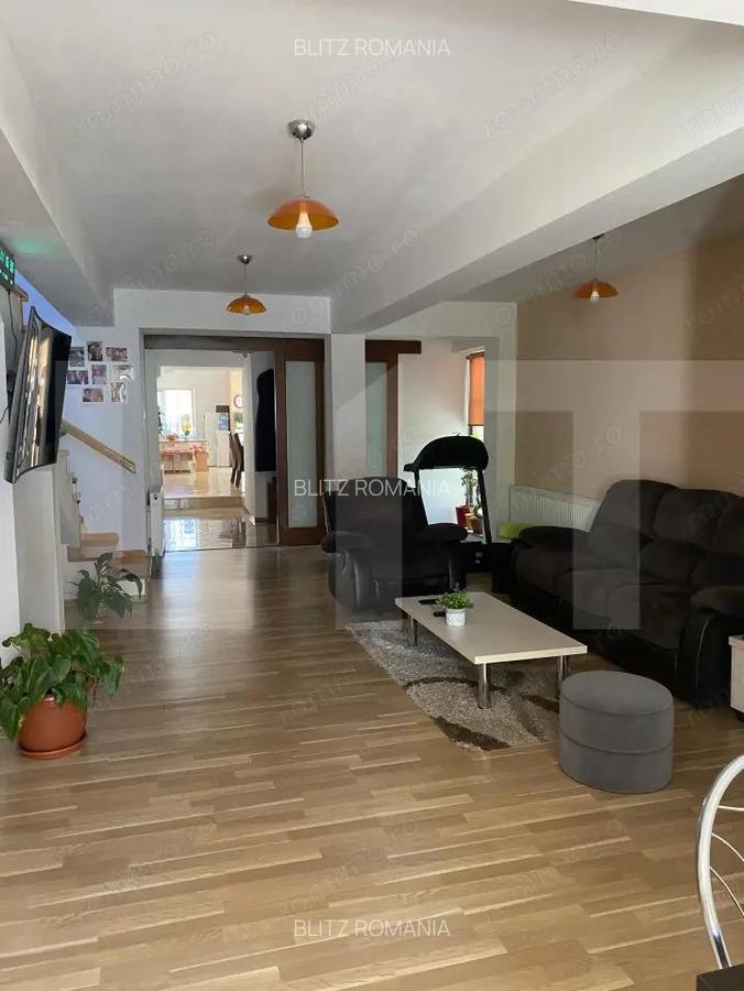 Vila spa?ioasa cu 5 dormitoare ?i curte de 730 mp - 4