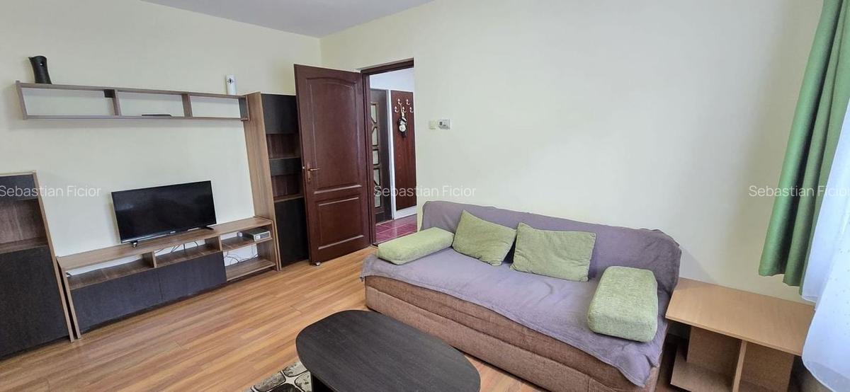 Apartament cu 2 camere de inchiriat, etaj 1, str. Mehedinti - 1