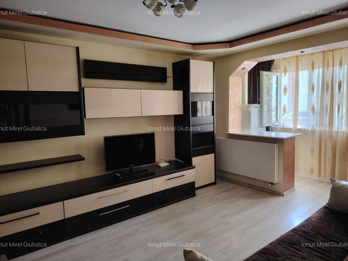 Apartament 3 camere, zona Ambasador, etaj 1 - 1