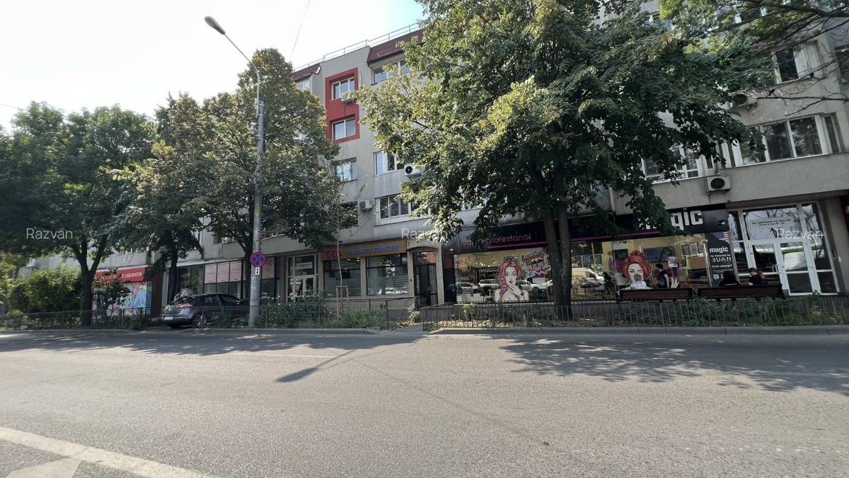 Vanzare spatiu comercial, zona Baneasa, intersectie DN1 - 2