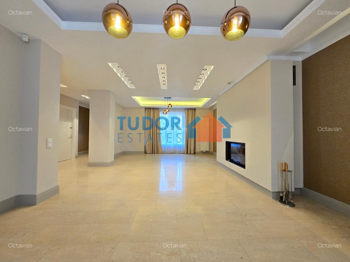 Beautiful Freshly Renovated 3 Bedroom Villa in Oxford Gardens - 2