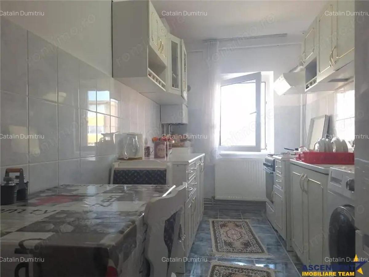 Apartament cu doua camere, decomandat, Zarnesti, Brasov - 11