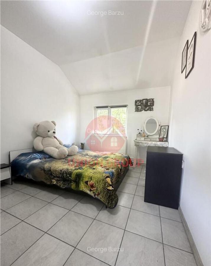 Casa cu Potential Multiplu, Pretabila Pentru Doua Familii sa - 7
