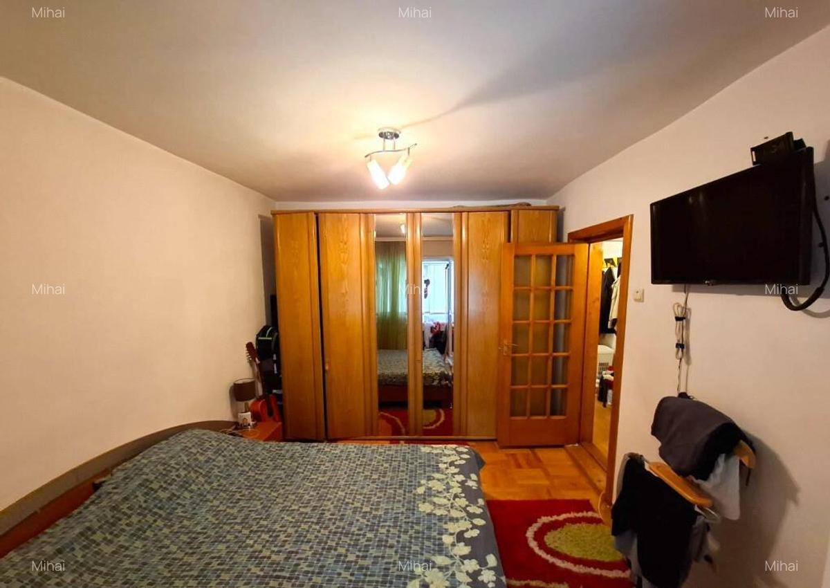 De vanzare Apartament 3 camere, central, Foc?ani Etaj 1 - 7