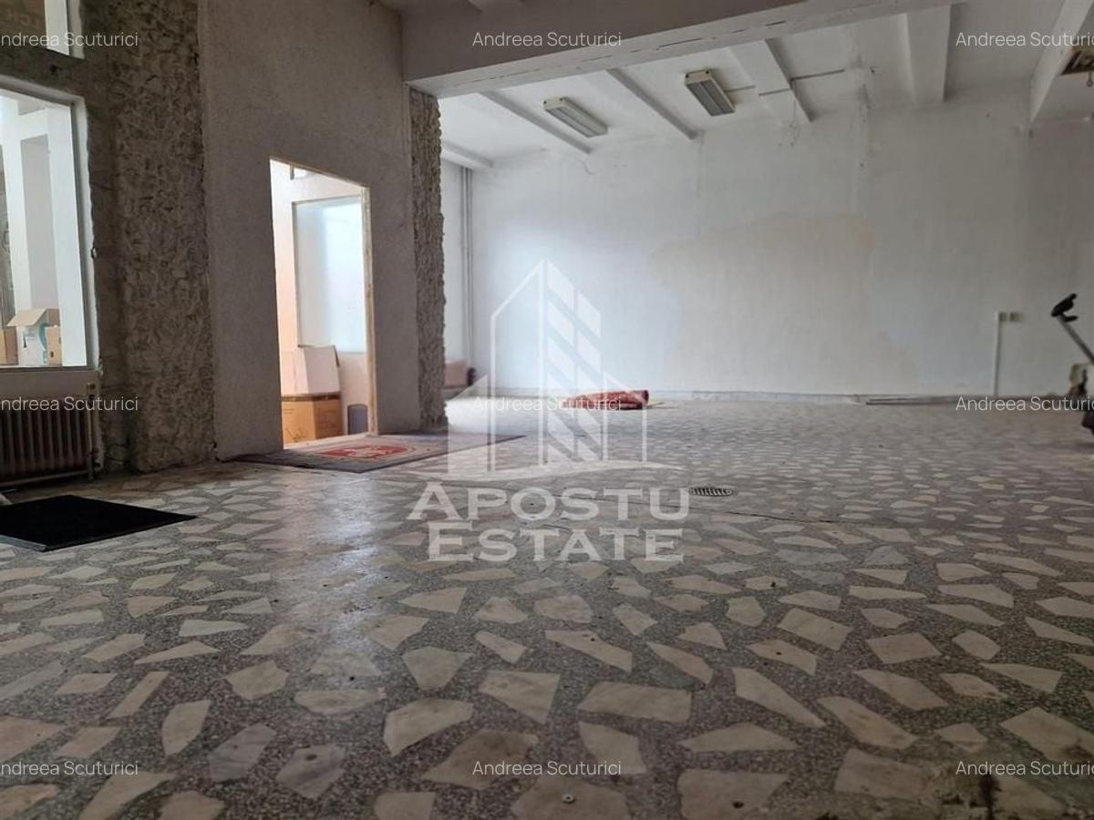 Casa familiala cu spatiu comercial si garaj P+1E+M 720 Mp - 26