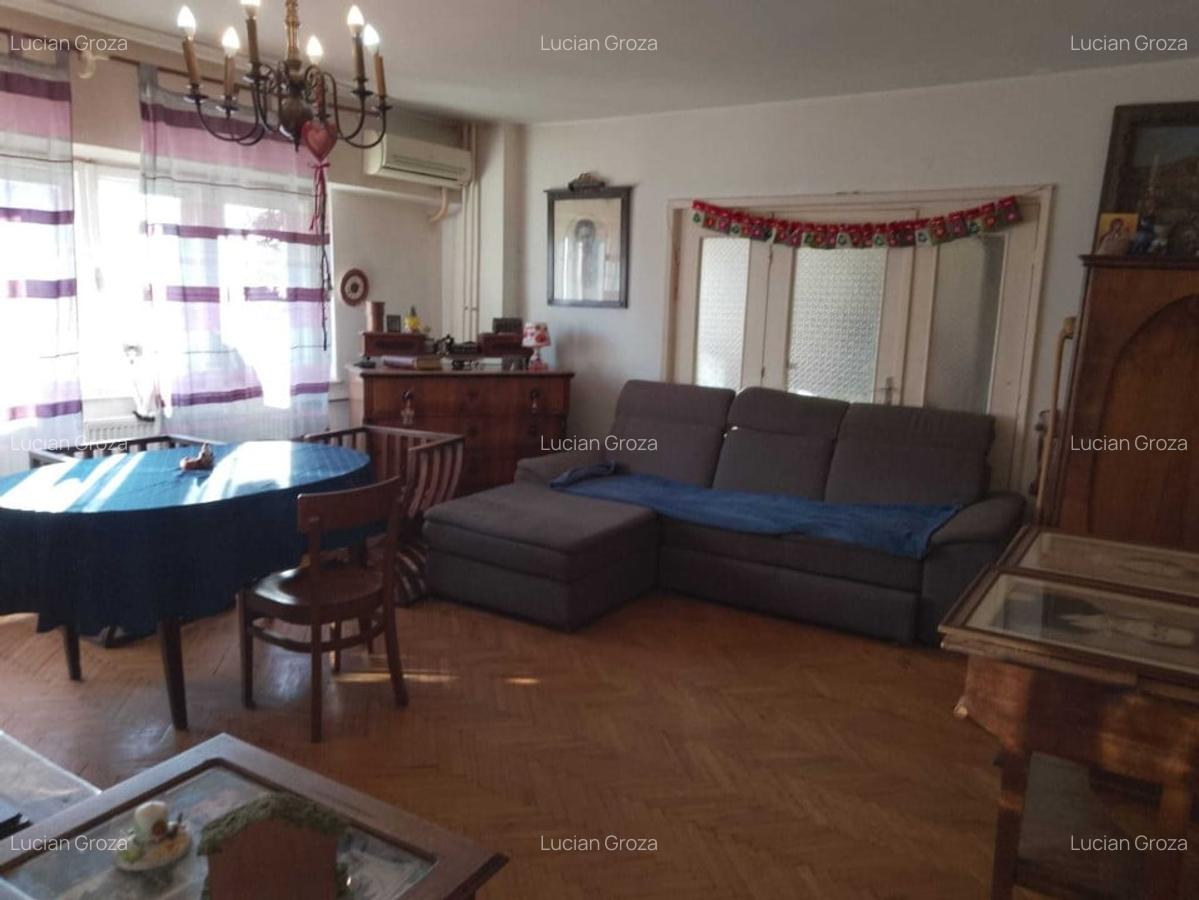 Apartament cu 4 camere decomandat în Iancului - 2