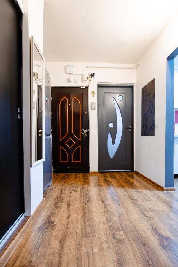 Apartament 2 camere decomandat, centrala, etaj 3 - Alfa - 8