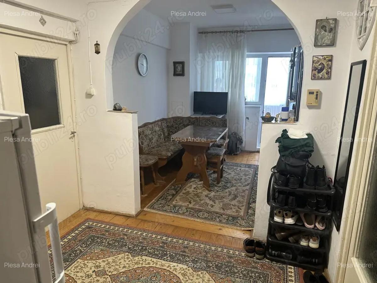 Vand apartament decomandat 3 camere - 5 Vand apartament decomandat 3 camere - 5