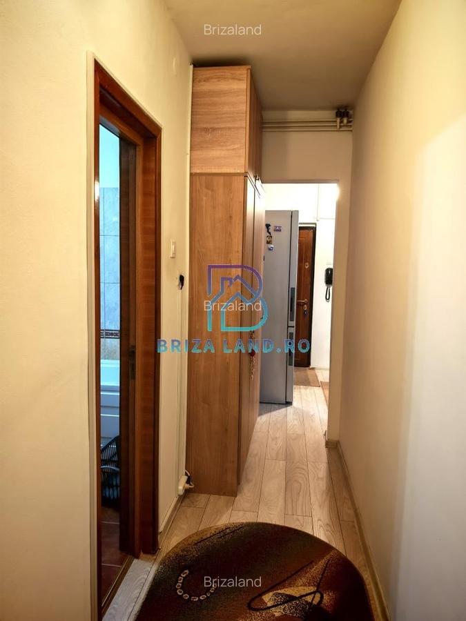 Doamna Ghica, bloc 2002, etaj 3/4, decomandat, doua bai - 14