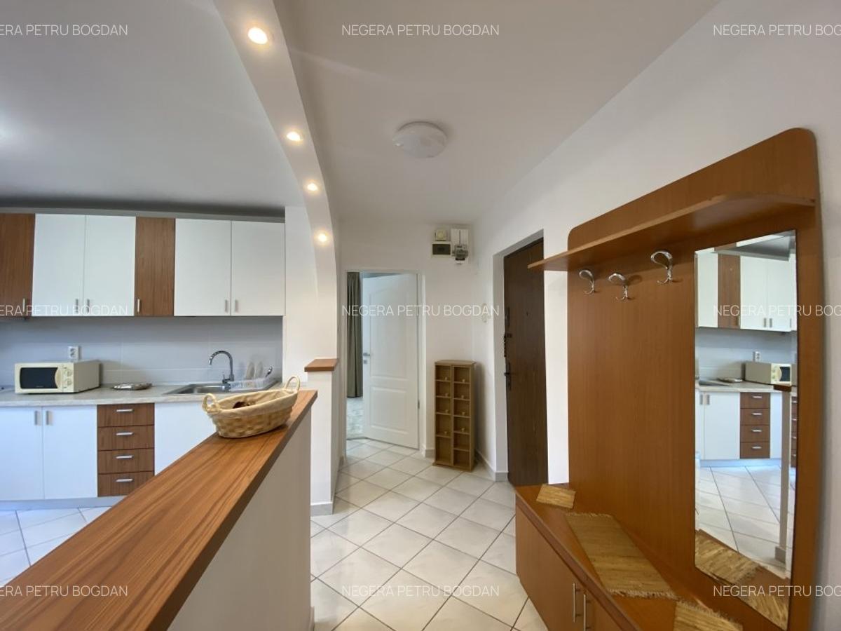 Romana,renovat nou,curat,cu spatii de depozitare. - 9