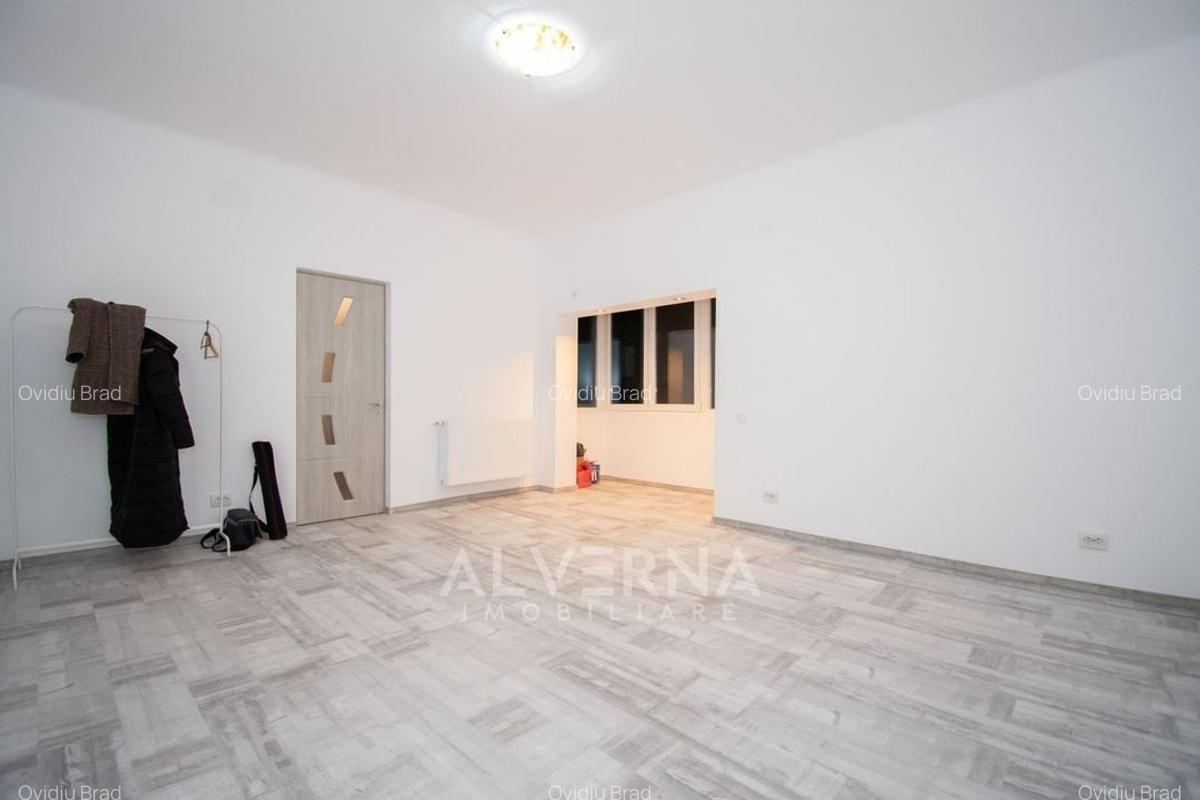 Apartament 2 camere cu 2 bai, pe 2 niveluri in vila renovata - Central - 2