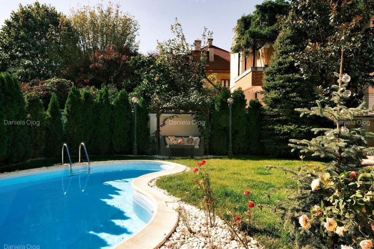 VILA ARCUL DE TRIUMF - 1