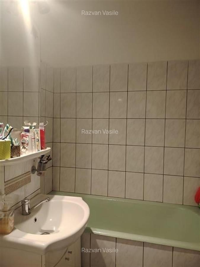 Apartament cu 2 camere, decomandat situat in Ploiesti, cartier Mihai Bravu - 8