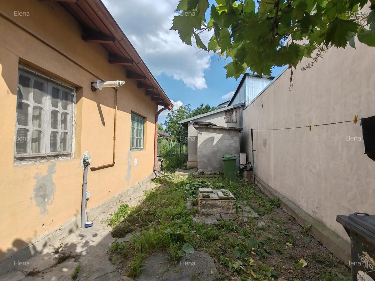 Chiajna casa veche cu teren stradal in centru - 8
