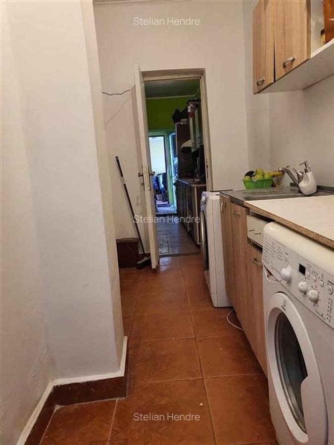 Apartament cu 2 camere decomandat în Valenta - 4