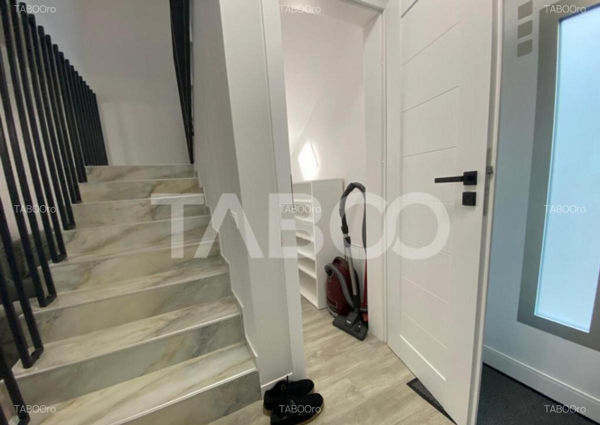 Casa tip duplex complet utilata singur in curte cu loc de pa - 11