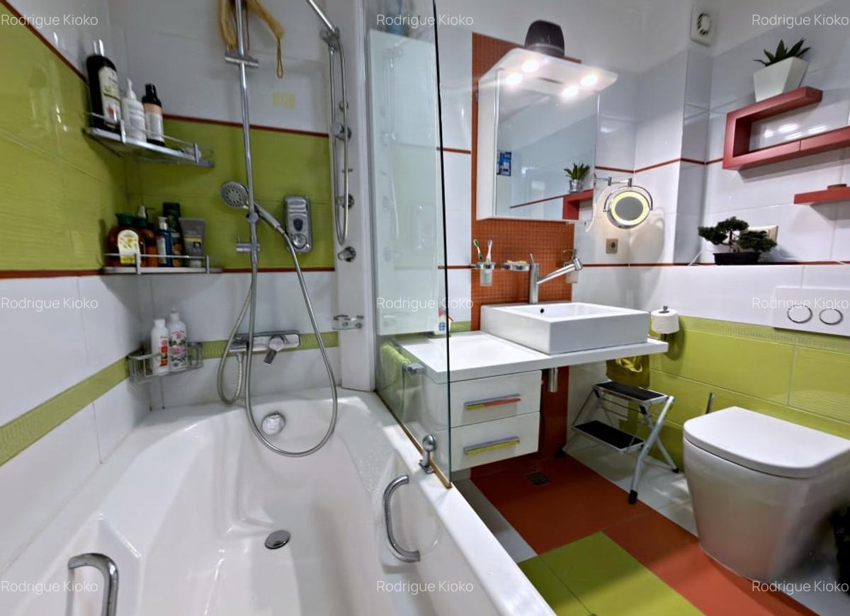 3 cam - 143 mp - Et.1/3 - 2 bai, 2 balcoane – Ghencea, An 2009 - 10