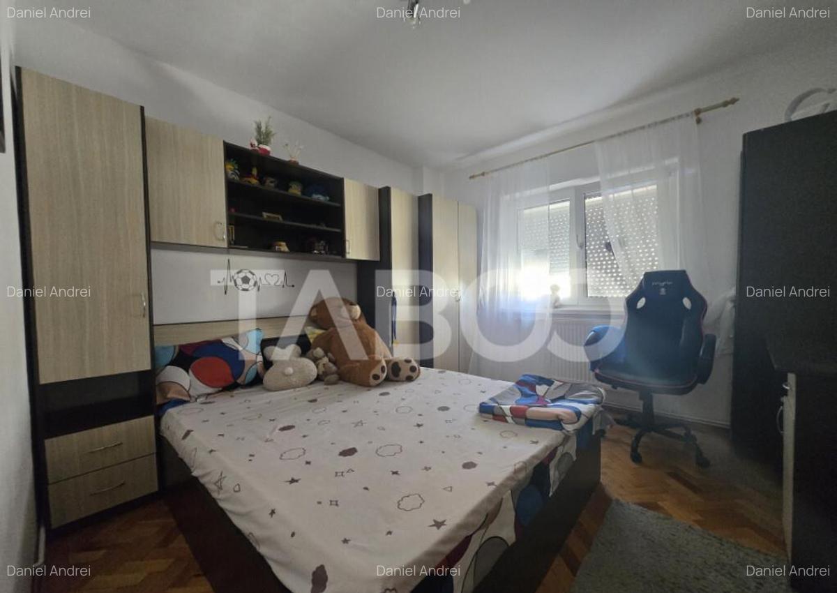 Apartament 3 camere 68 mpu decomandat cu balcon zona Siretul - 1