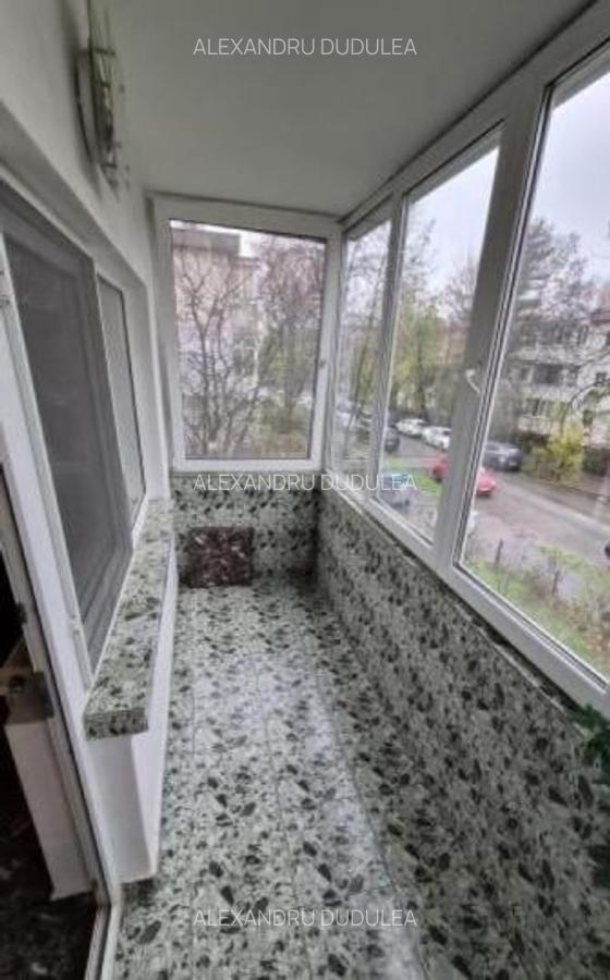 3camere -94mp - bloc 1987 -decomandat -2 bai - 2balcoane - 8