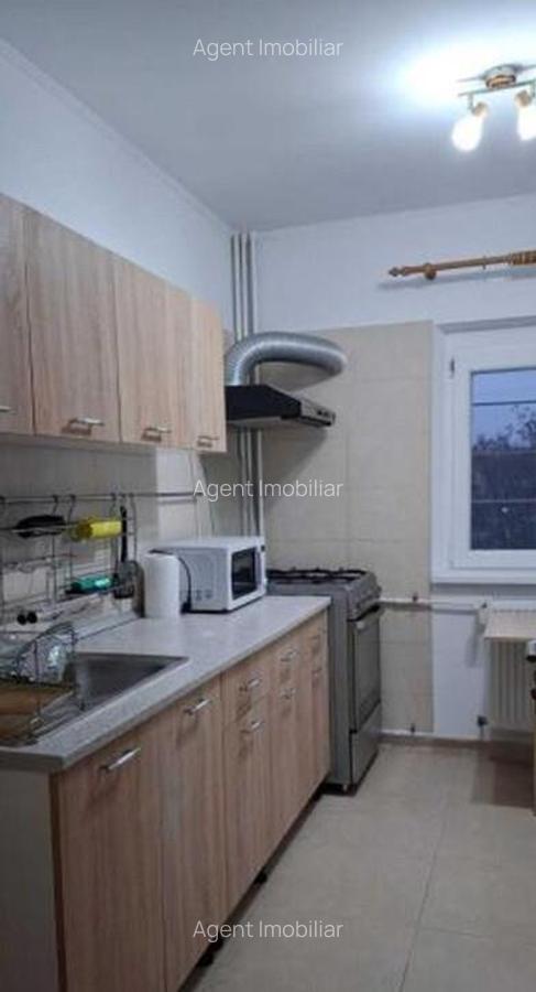 Vitan mall breaza etaj 3 - 8