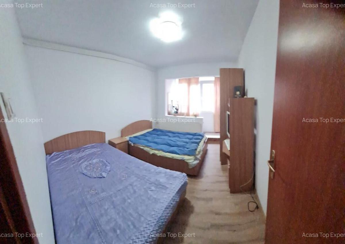 3 camere,CLASIC, metrou Pacii,zona Apusului, str Apele Vii, semistral - 5