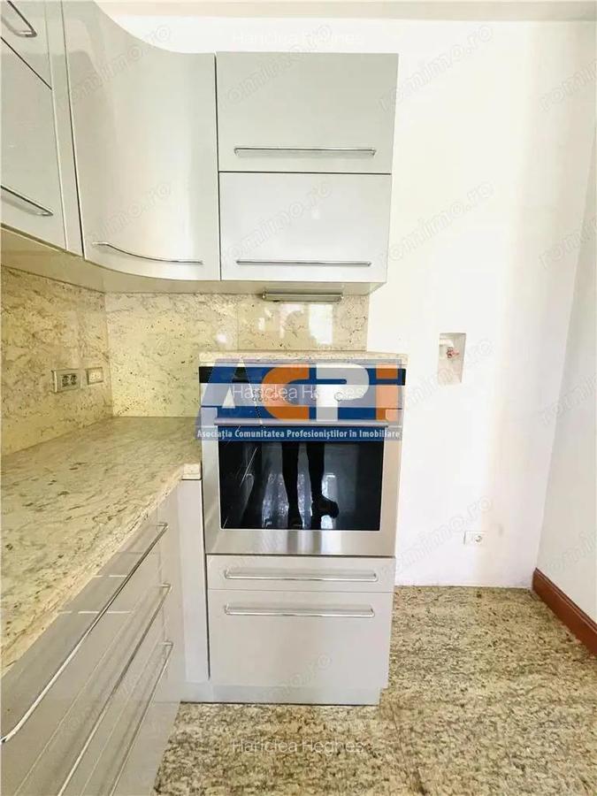 VANZARE CASA VILA 6 CAMERE 652 mp TEREN ZONA SISESTI SECTOR 1 - 6 VANZARE CASA VILA 6 CAMERE 652 mp TEREN ZONA SISESTI SECTOR 1 - 6