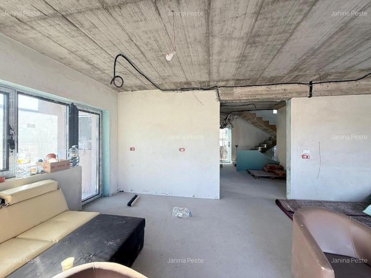 Vanzare  - Casa- Vila - Prelungirea Ghencea - Gladiolelor - teren 572mp - 330000 - 11