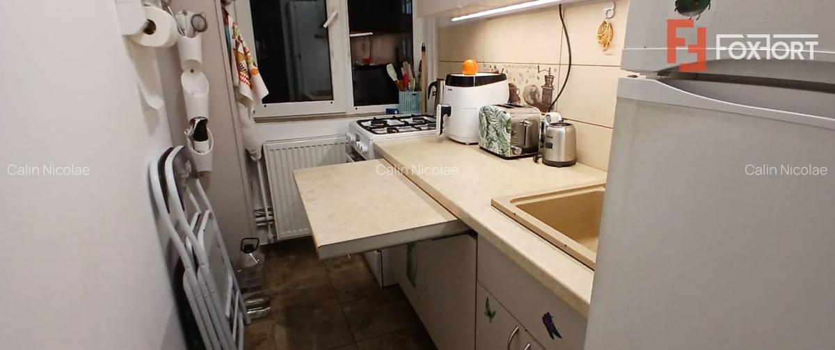 Apartament cu 3 camere, etaj intermediar, mobilat-utilat, zona Dacia - 10