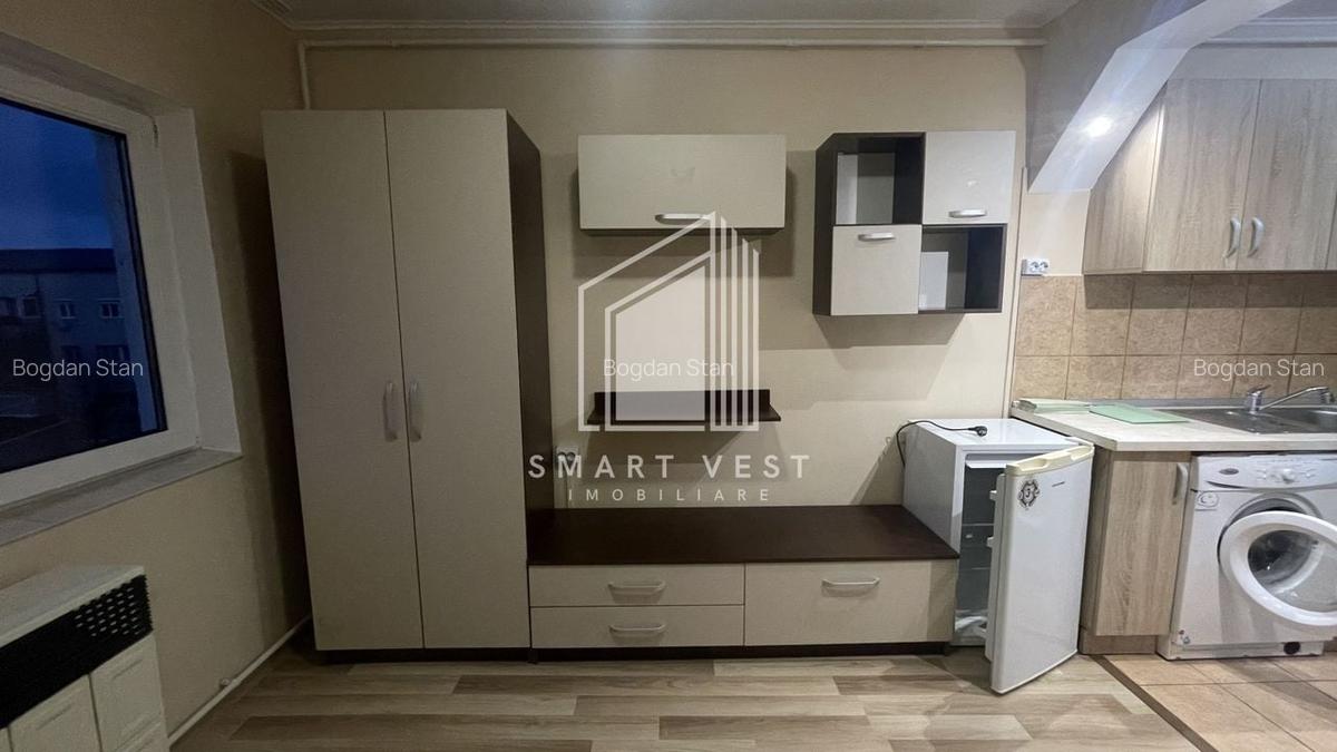 Garsoniera de vânzare | Zona Micro 17 | Etajul 4 - 2