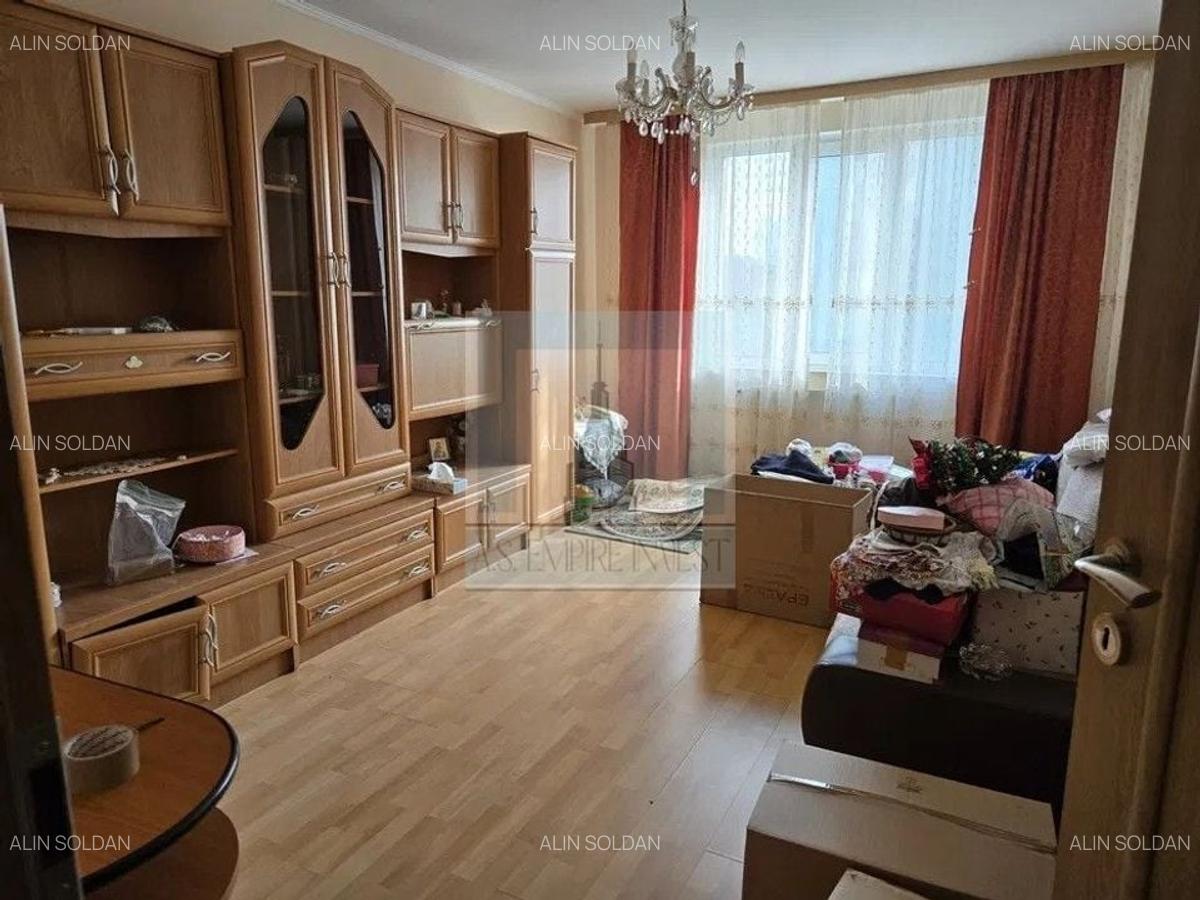 Apartament cu 3 camere circular în Calea București - 2