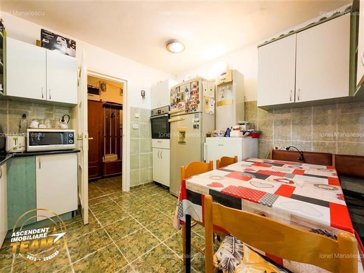 LIVE!Decomandat,pe 4camere,zonare linistita,compozitie frumoasa,facilitati, Leni - 15