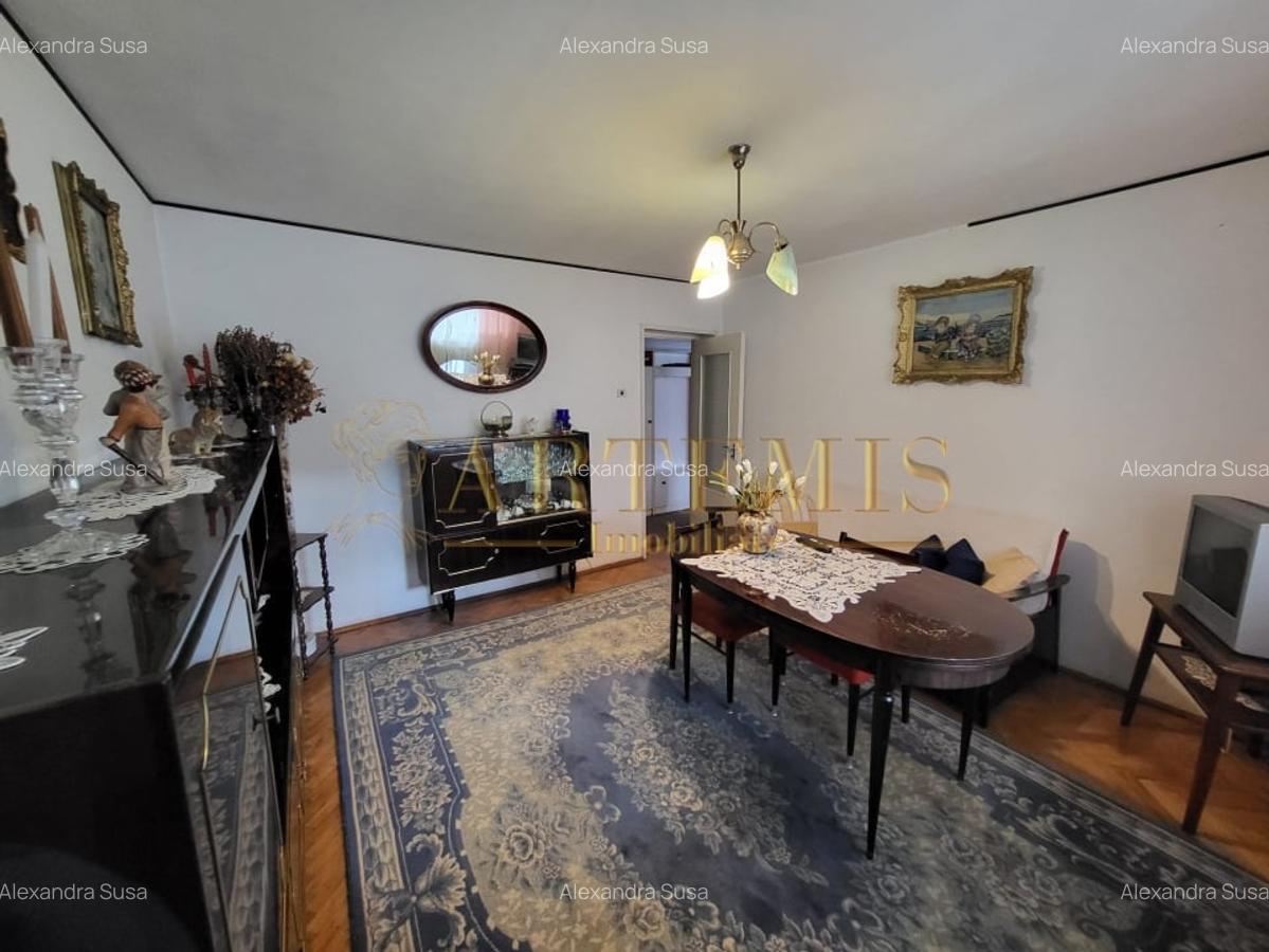 Apartament de 3 camere, decomandat, 60 mp., zona Independentei - 2