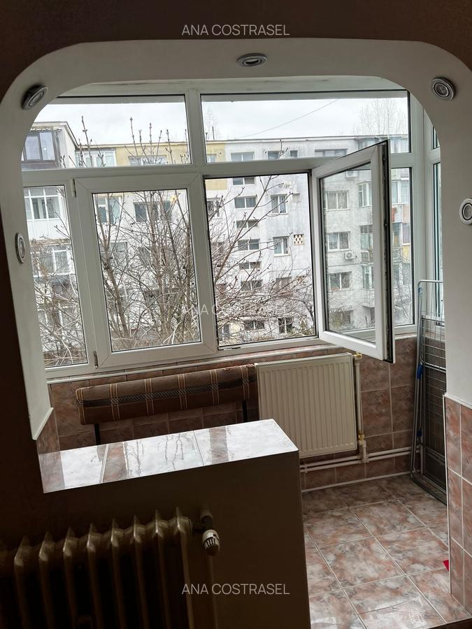 Apartament cu 3 camere semidecomandat, mobilat în Alexandru cel Bun - 2