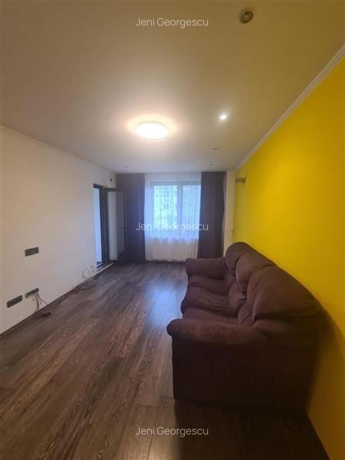 Dristor, 3 camere, bl. 1985, dec. renovat, loc parcare, boxa. et5/10., Parc. - 1