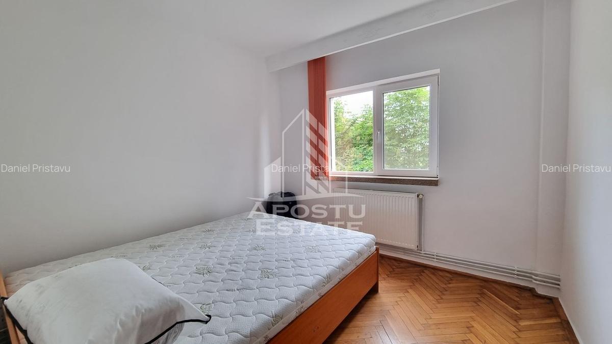 Apartament 4 camere, decomandat, etaj intermediar, Calea Lipovei - 11
