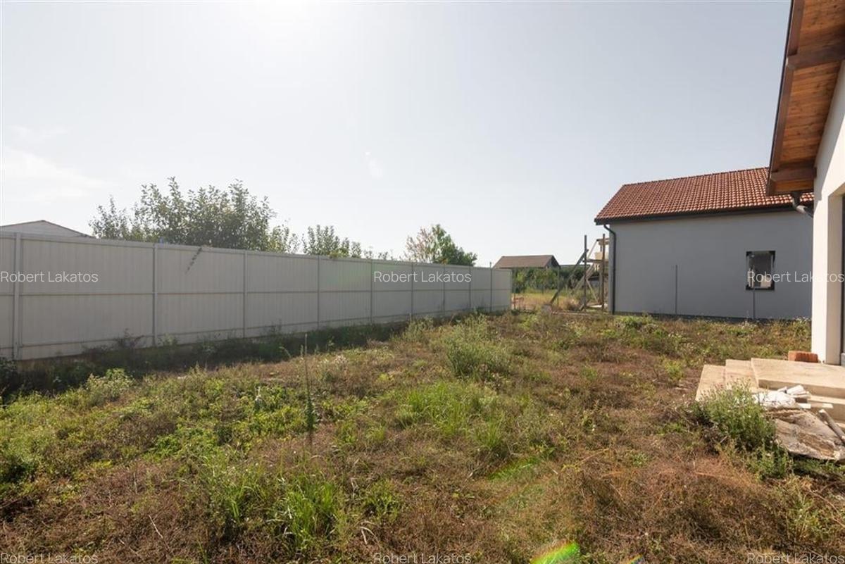 Reco Casa Osorhei in cartierul nou de case - 30