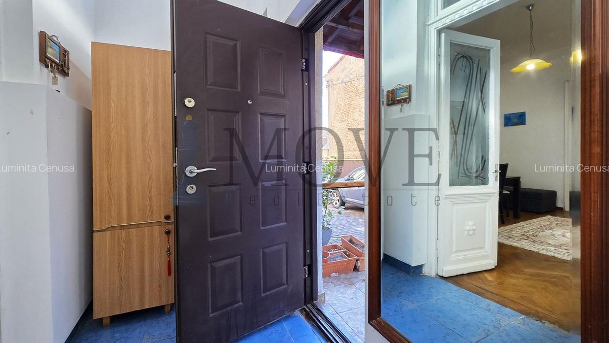 Casa Parter + Demisol în Piata Romana - 12