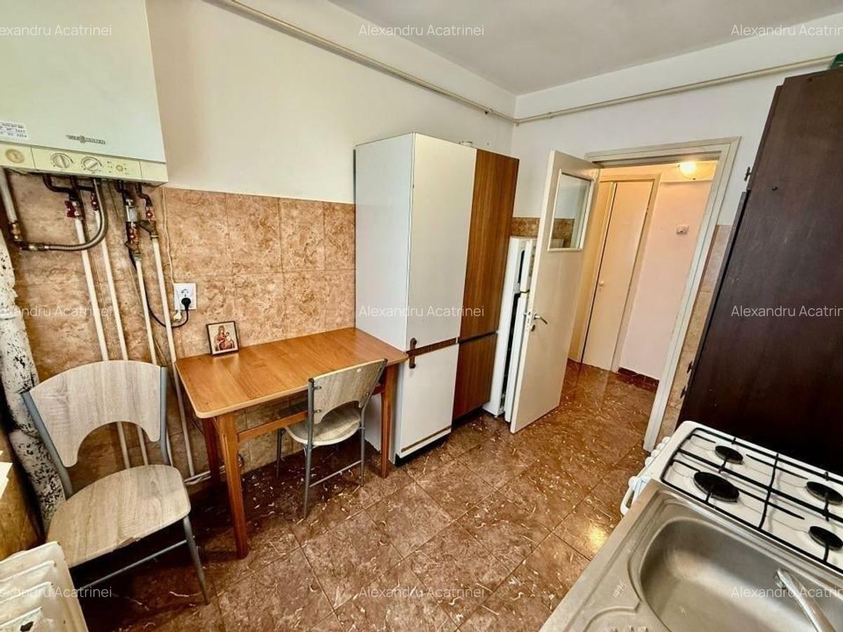 Apartament cu 2 camere semidecomandat în Podu Roș - 3