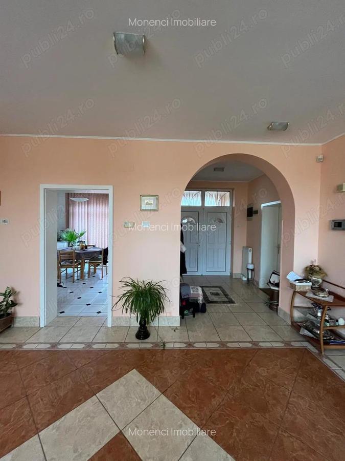 Vila cu 6 camere, 5 bai, piscina, garaj, Strada Colinelor, Oradea. - 3